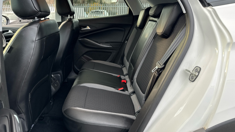 Vauxhall Grandland X 1.2 Turbo SRi Nav 5dr Petrol Hatchback